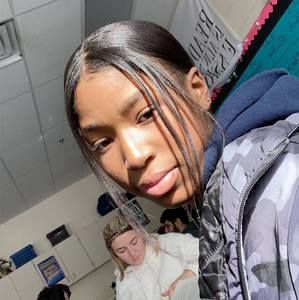 Meet your Posher, Kayla